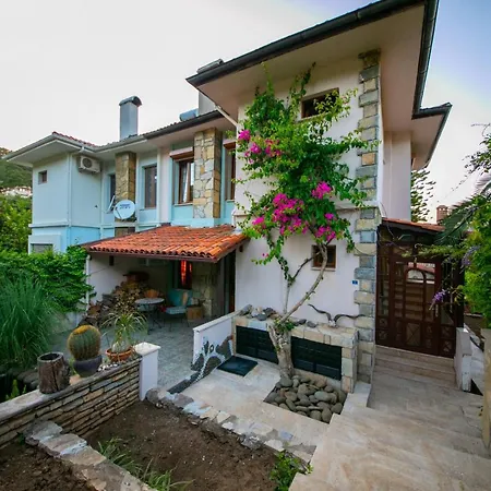 Villa Otantik Daily Weekly *