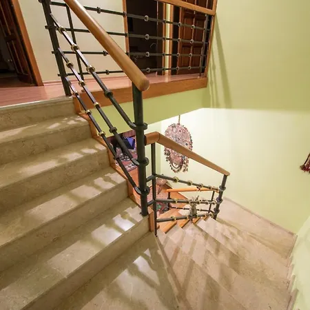 Otantik Daily Weekly Villa