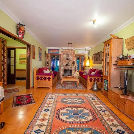 Villa Otantik Daily Weekly