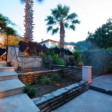 Villa Otantik Daily Weekly *